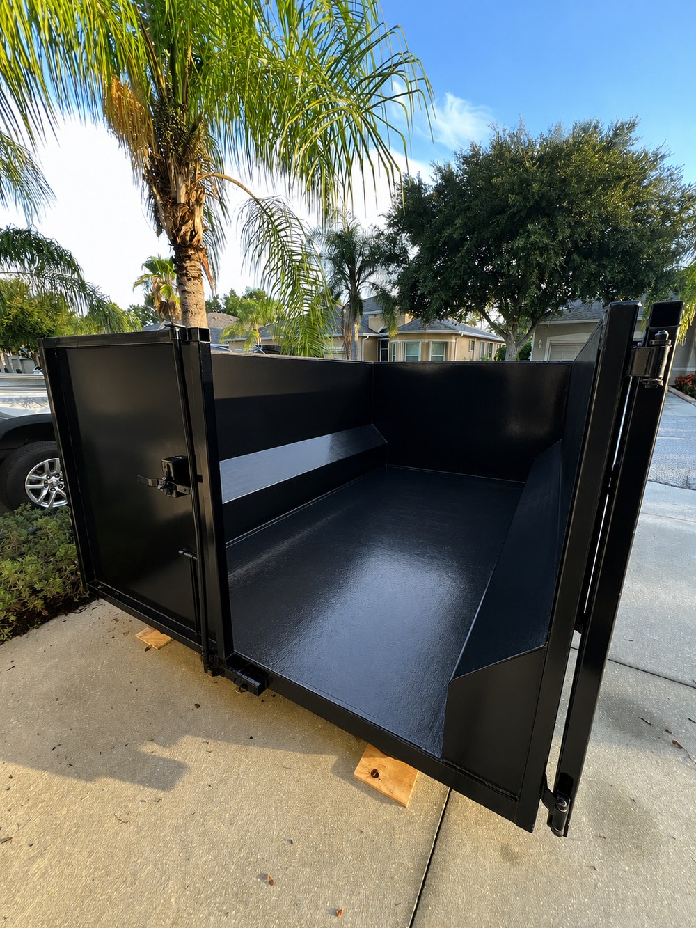 Dumpster de Octopus Pro con puertas abiertas